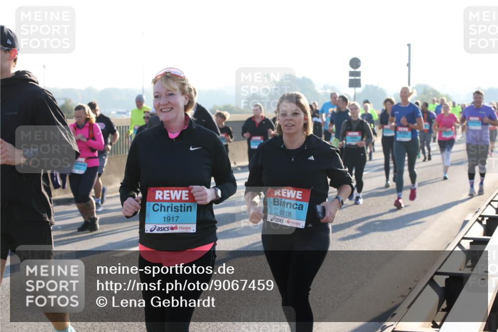 03.10.2025 - Köhlbrandbrückenlauf Lena Gebhardt http://msf.ph/oto/9067459 03.10.2025 09:23:49 Position 1 1917, 2118 meine-sportfotos.de