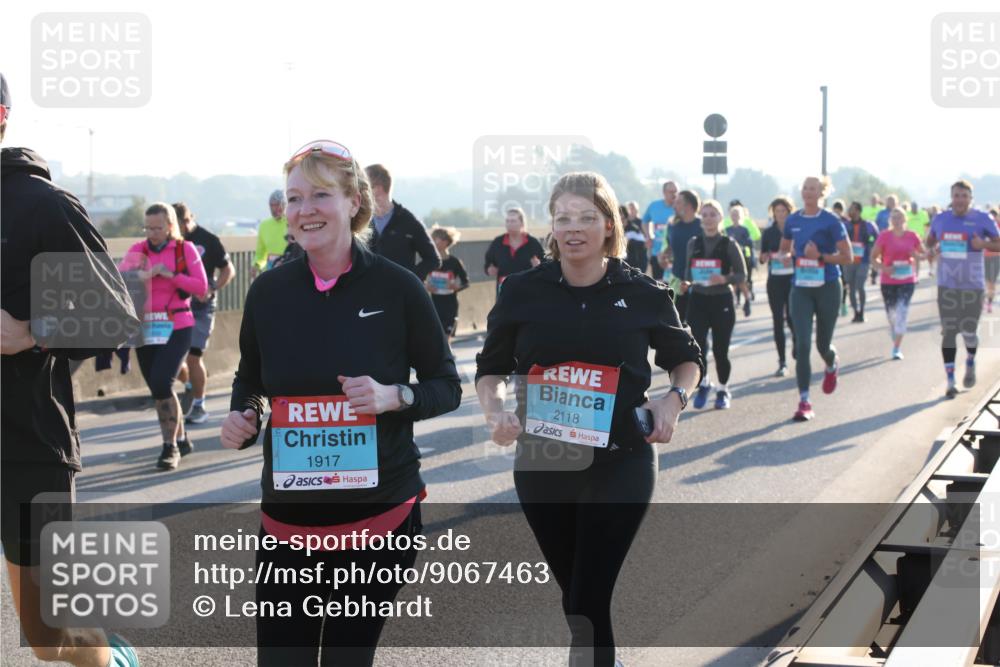 03.10.2025 - Köhlbrandbrückenlauf Lena Gebhardt http://msf.ph/oto/9067463 03.10.2025 09:23:49 Position 1 1917, 2118 meine-sportfotos.de