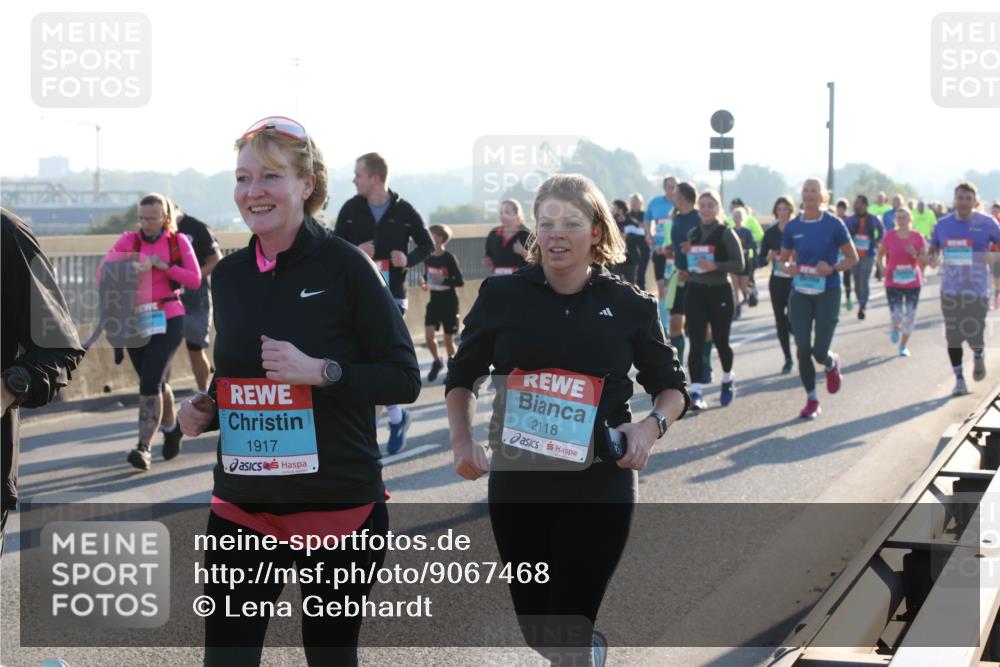 03.10.2025 - Köhlbrandbrückenlauf Lena Gebhardt http://msf.ph/oto/9067468 03.10.2025 09:23:49 Position 1 1917, 2118 meine-sportfotos.de