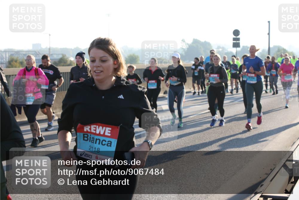 03.10.2025 - Köhlbrandbrückenlauf Lena Gebhardt http://msf.ph/oto/9067484 03.10.2025 09:23:49 Position 1 2118 meine-sportfotos.de