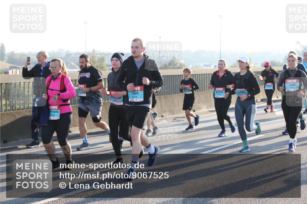 03.10.2025 - Köhlbrandbrückenlauf Lena Gebhardt http://msf.ph/oto/9067525 03.10.2025 09:23:50 Position 1 1509, 2097, 2016, 1778, 1821 meine-sportfotos.de
