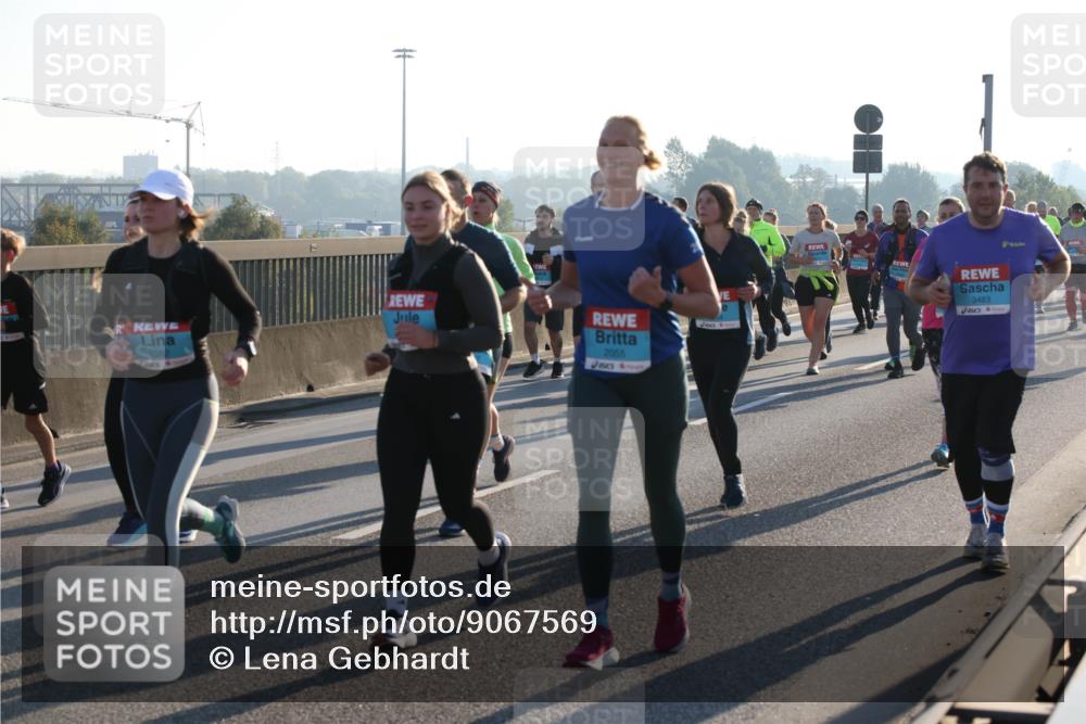 03.10.2025 - Köhlbrandbrückenlauf Lena Gebhardt http://msf.ph/oto/9067569 03.10.2025 09:23:52 Position 1 3382, 2055, 3483 meine-sportfotos.de