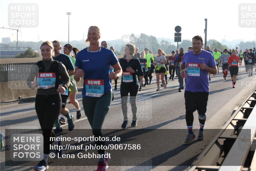 03.10.2025 - Köhlbrandbrückenlauf Lena Gebhardt http://msf.ph/oto/9067586 03.10.2025 09:23:52 Position 1 1821, 2055, 3483 meine-sportfotos.de