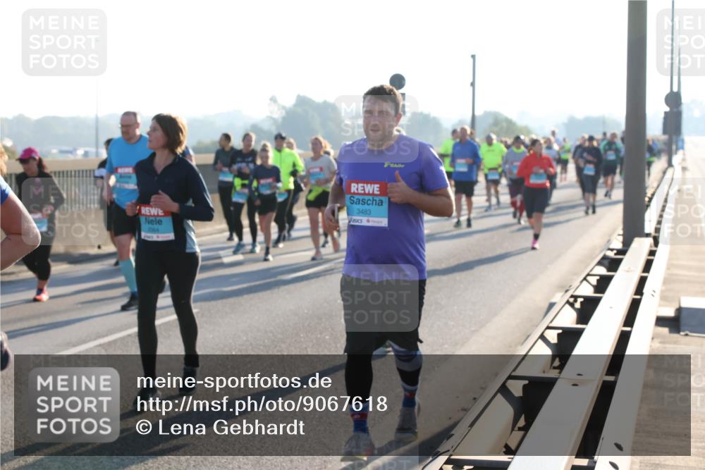 03.10.2025 - Köhlbrandbrückenlauf Lena Gebhardt http://msf.ph/oto/9067618 03.10.2025 09:23:53 Position 1 3483 meine-sportfotos.de