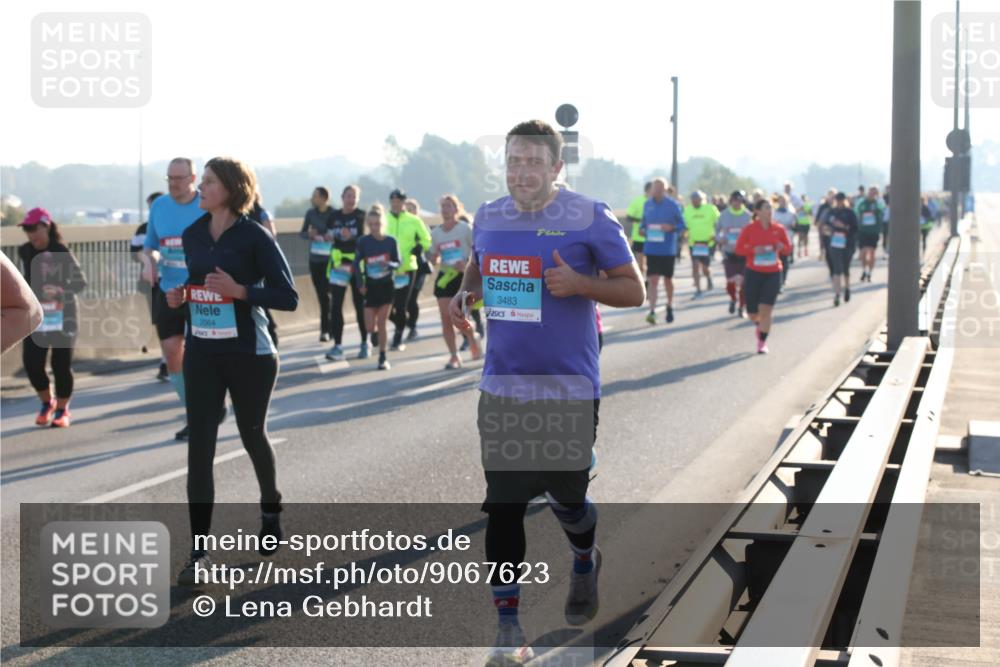 03.10.2025 - Köhlbrandbrückenlauf Lena Gebhardt http://msf.ph/oto/9067623 03.10.2025 09:23:53 Position 1 2064, 3483 meine-sportfotos.de