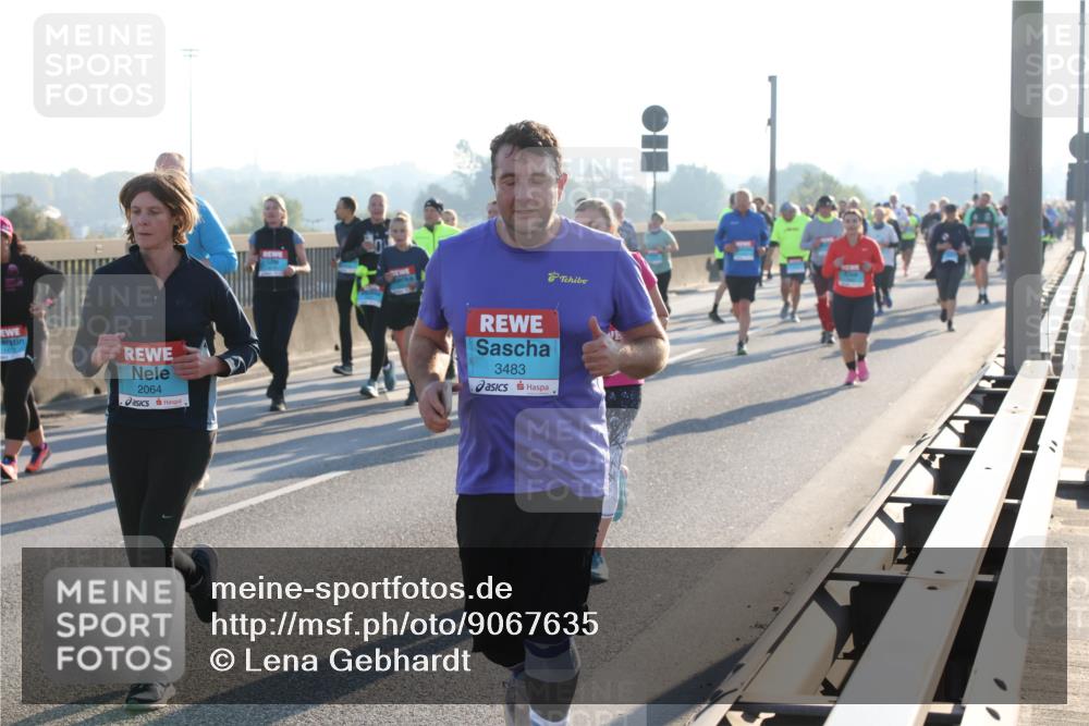 03.10.2025 - Köhlbrandbrückenlauf Lena Gebhardt http://msf.ph/oto/9067635 03.10.2025 09:23:53 Position 1 2064, 3483 meine-sportfotos.de