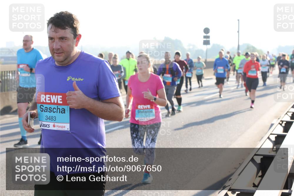 03.10.2025 - Köhlbrandbrückenlauf Lena Gebhardt http://msf.ph/oto/9067650 03.10.2025 09:23:54 Position 1 3483, 3239 meine-sportfotos.de