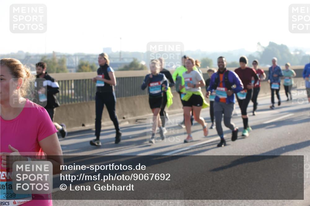 03.10.2025 - Köhlbrandbrückenlauf Lena Gebhardt http://msf.ph/oto/9067692 03.10.2025 09:23:55 Position 1 3239 meine-sportfotos.de