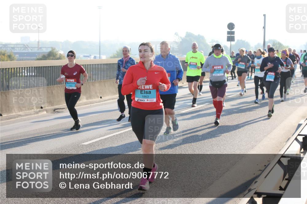 03.10.2025 - Köhlbrandbrückenlauf Lena Gebhardt http://msf.ph/oto/9067772 03.10.2025 09:23:58 Position 1 1863 meine-sportfotos.de