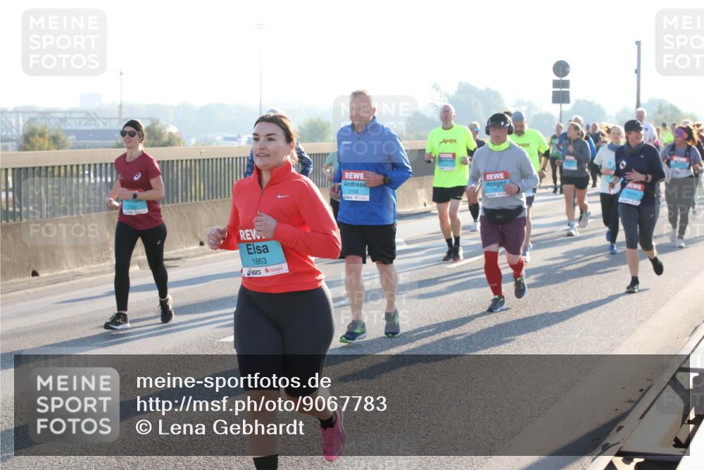 03.10.2025 - Köhlbrandbrückenlauf Lena Gebhardt http://msf.ph/oto/9067783 03.10.2025 09:23:59 Position 1 1863, 2158 meine-sportfotos.de