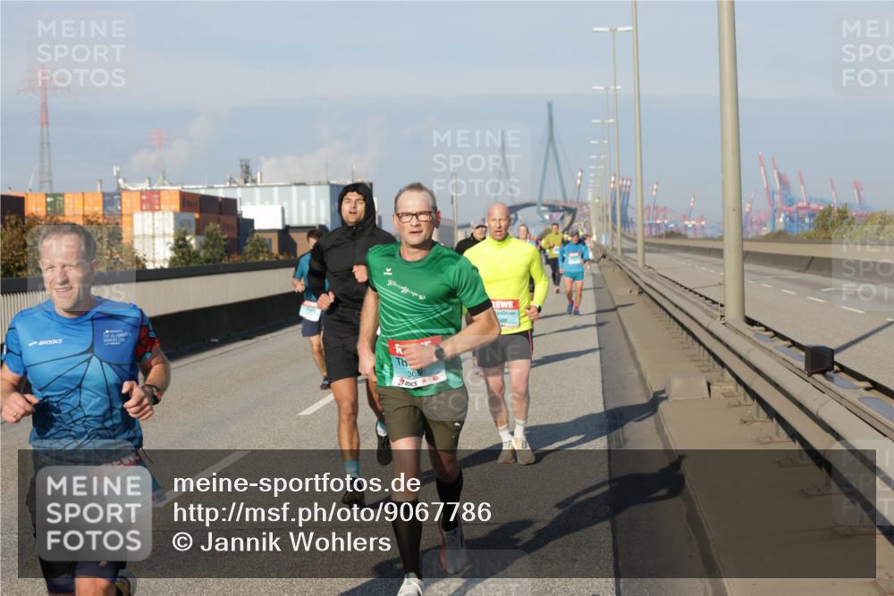 03.10.2025 - Köhlbrandbrückenlauf Jannik Wohlers http://msf.ph/oto/9067786 03.10.2025 09:46:54 Position 3 168, 2712, 3658 meine-sportfotos.de