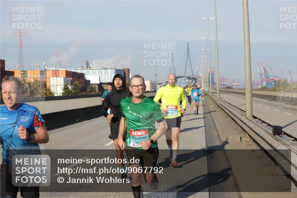03.10.2025 - Köhlbrandbrückenlauf Jannik Wohlers http://msf.ph/oto/9067792 03.10.2025 09:46:55 Position 3 2712, 365, 1168 meine-sportfotos.de