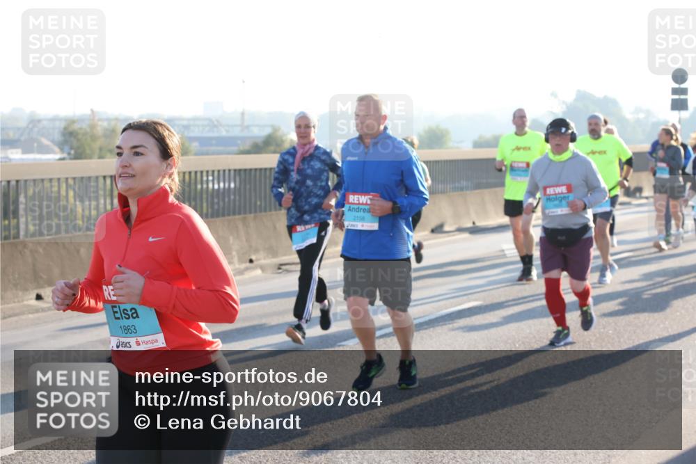 03.10.2025 - Köhlbrandbrückenlauf Lena Gebhardt http://msf.ph/oto/9067804 03.10.2025 09:23:59 Position 1 1863, 2158 meine-sportfotos.de