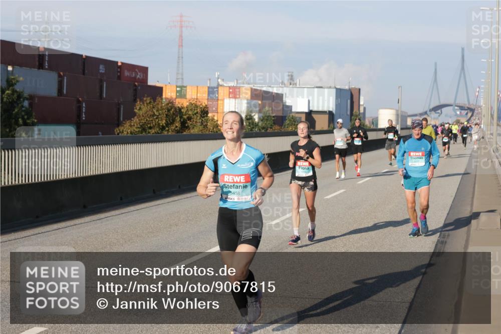 03.10.2025 - Köhlbrandbrückenlauf Jannik Wohlers http://msf.ph/oto/9067815 03.10.2025 09:47:00 Position 3 4040, 3458, 3317 meine-sportfotos.de