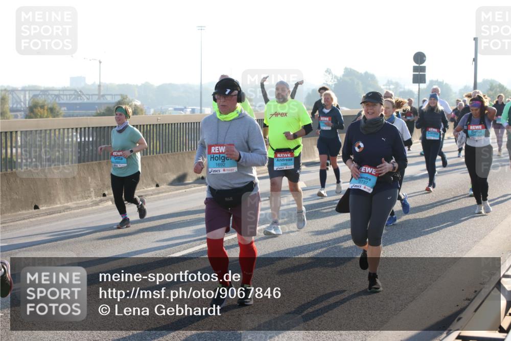 03.10.2025 - Köhlbrandbrückenlauf Lena Gebhardt http://msf.ph/oto/9067846 03.10.2025 09:24:01 Position 1 1692, 2740, 628, 3737 meine-sportfotos.de