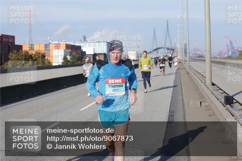 03.10.2025 - Köhlbrandbrückenlauf Jannik Wohlers http://msf.ph/oto/9067873 03.10.2025 09:47:03 Position 3 3317 meine-sportfotos.de