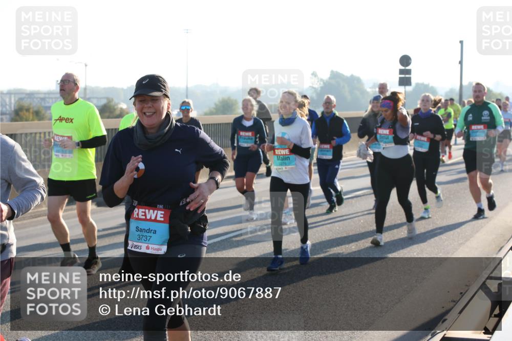 03.10.2025 - Köhlbrandbrückenlauf Lena Gebhardt http://msf.ph/oto/9067887 03.10.2025 09:24:02 Position 1 1731, 3737, 2276 meine-sportfotos.de