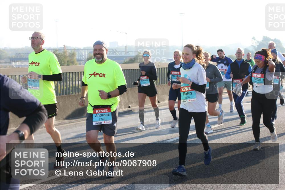 03.10.2025 - Köhlbrandbrückenlauf Lena Gebhardt http://msf.ph/oto/9067908 03.10.2025 09:24:03 Position 1 1731, 2740, 2276 meine-sportfotos.de