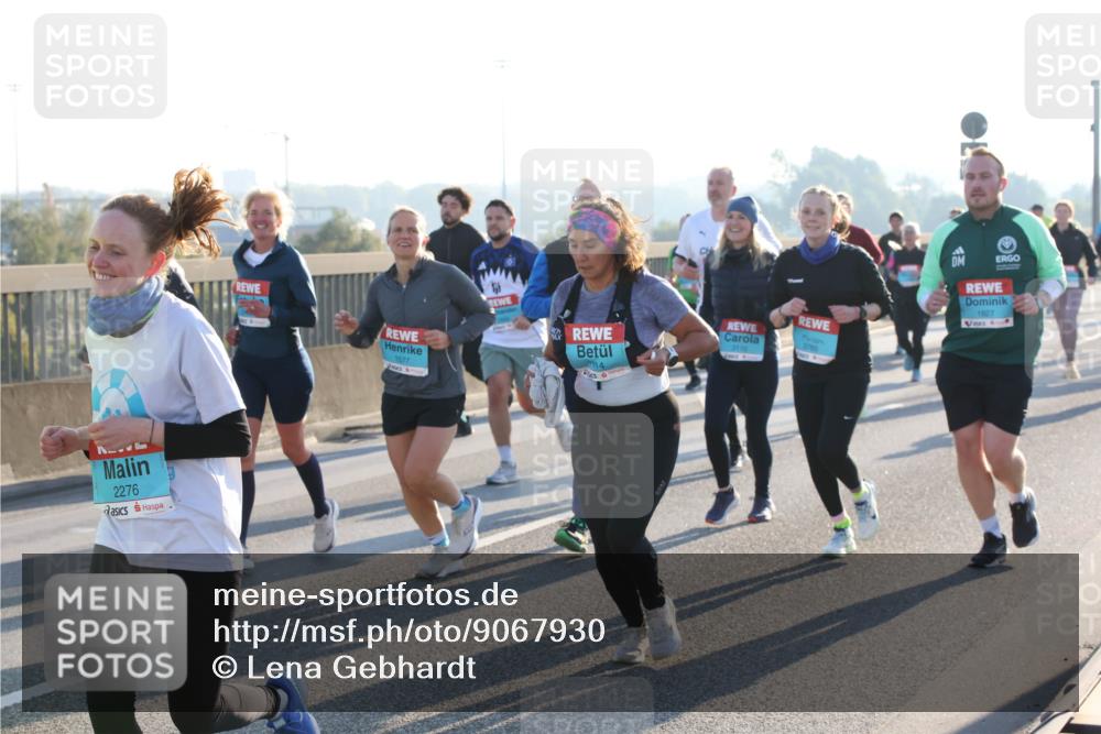 03.10.2025 - Köhlbrandbrückenlauf Lena Gebhardt http://msf.ph/oto/9067930 03.10.2025 09:24:03 Position 1 2276, 1577, 914, 3110, 3765, 1827 meine-sportfotos.de