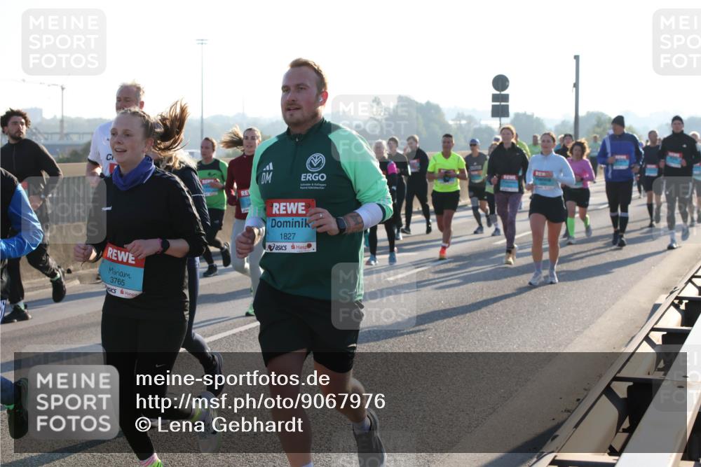 03.10.2025 - Köhlbrandbrückenlauf Lena Gebhardt http://msf.ph/oto/9067976 03.10.2025 09:24:05 Position 1 3765, 1827 meine-sportfotos.de