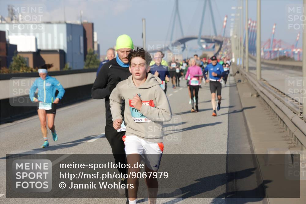 03.10.2025 - Köhlbrandbrückenlauf Jannik Wohlers http://msf.ph/oto/9067979 03.10.2025 09:47:18 Position 3 139 meine-sportfotos.de