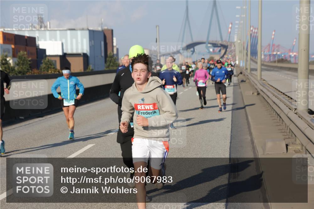 03.10.2025 - Köhlbrandbrückenlauf Jannik Wohlers http://msf.ph/oto/9067983 03.10.2025 09:47:18 Position 3 300 meine-sportfotos.de