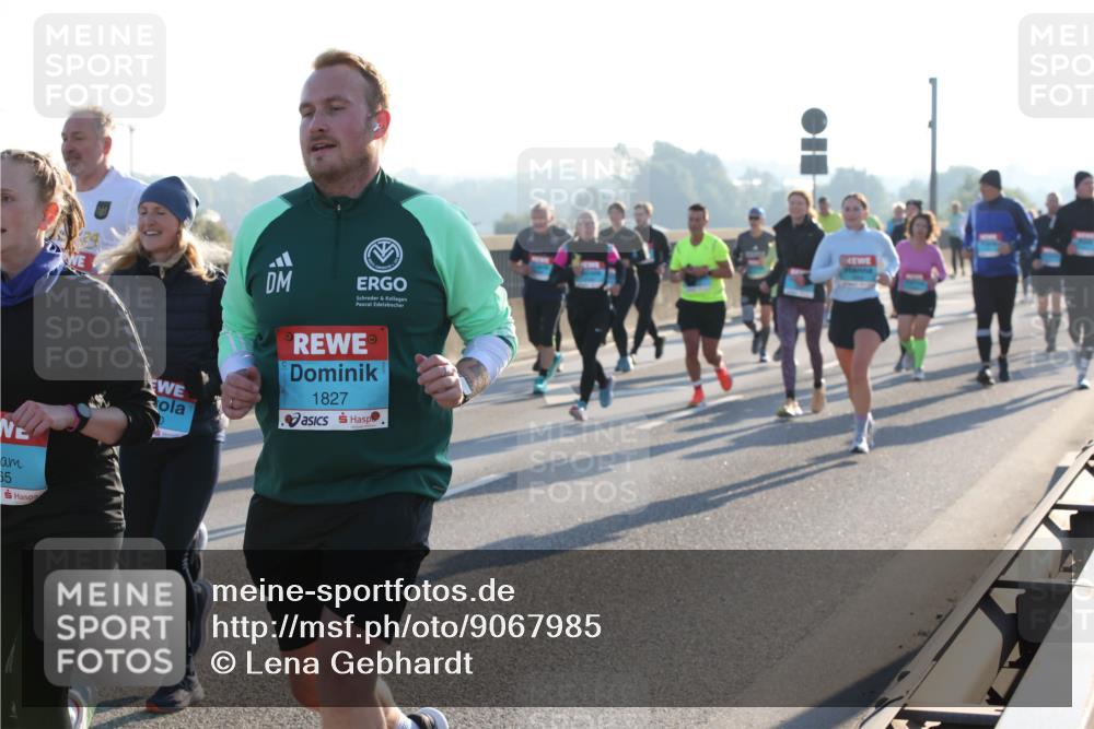 03.10.2025 - Köhlbrandbrückenlauf Lena Gebhardt http://msf.ph/oto/9067985 03.10.2025 09:24:05 Position 1 55, 1827 meine-sportfotos.de