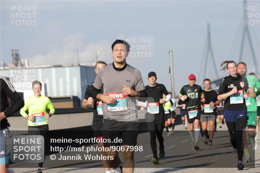 03.10.2025 - Köhlbrandbrückenlauf Jannik Wohlers http://msf.ph/oto/9067998 03.10.2025 09:47:31 Position 3 3817, 1110, 1043, 3568 meine-sportfotos.de
