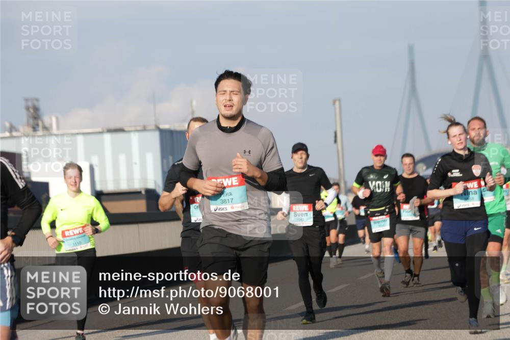 03.10.2025 - Köhlbrandbrückenlauf Jannik Wohlers http://msf.ph/oto/9068001 03.10.2025 09:47:31 Position 3 3817, 1110, 1043 meine-sportfotos.de