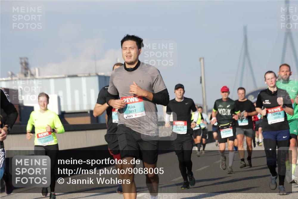 03.10.2025 - Köhlbrandbrückenlauf Jannik Wohlers http://msf.ph/oto/9068005 03.10.2025 09:47:31 Position 3 1110, 3817, 1043, 3568 meine-sportfotos.de