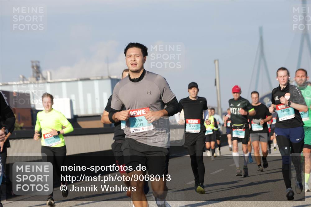 03.10.2025 - Köhlbrandbrückenlauf Jannik Wohlers http://msf.ph/oto/9068013 03.10.2025 09:47:32 Position 3 1110, 3817, 3588, 1043 meine-sportfotos.de