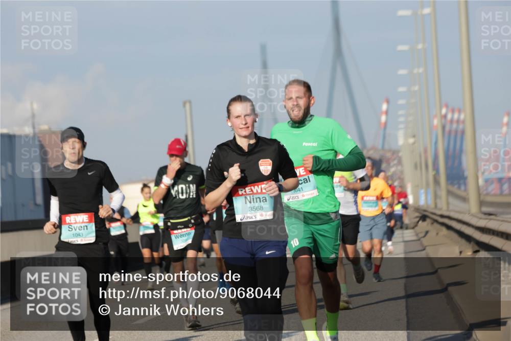 03.10.2025 - Köhlbrandbrückenlauf Jannik Wohlers http://msf.ph/oto/9068044 03.10.2025 09:47:33 Position 3 1043, 3568, 3041, 10 meine-sportfotos.de