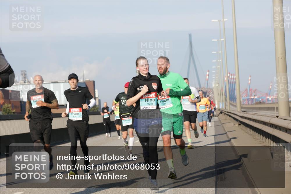 03.10.2025 - Köhlbrandbrückenlauf Jannik Wohlers http://msf.ph/oto/9068053 03.10.2025 09:47:34 Position 3 1043, 3568, 3041 meine-sportfotos.de