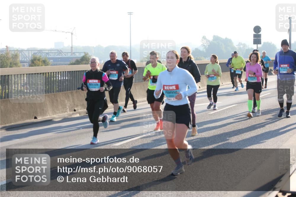 03.10.2025 - Köhlbrandbrückenlauf Lena Gebhardt http://msf.ph/oto/9068057 03.10.2025 09:24:07 Position 1 2789 meine-sportfotos.de