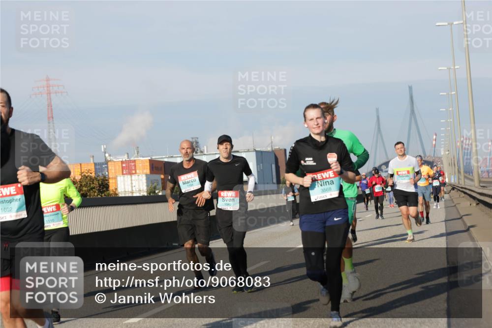 03.10.2025 - Köhlbrandbrückenlauf Jannik Wohlers http://msf.ph/oto/9068083 03.10.2025 09:47:35 Position 3 1602, 1110, 1194, 1043, 3568 meine-sportfotos.de