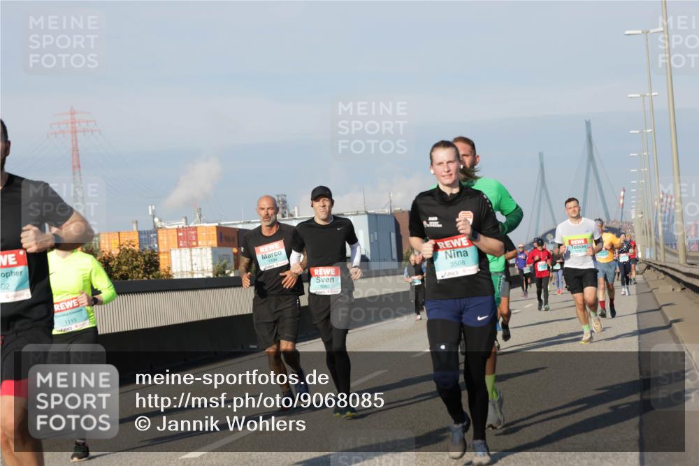 03.10.2025 - Köhlbrandbrückenlauf Jannik Wohlers http://msf.ph/oto/9068085 03.10.2025 09:47:35 Position 3 02, 1110, 1194, 1043, 3568 meine-sportfotos.de