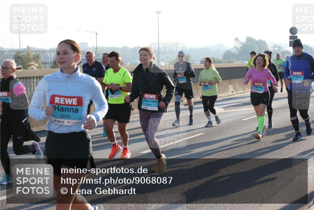 03.10.2025 - Köhlbrandbrückenlauf Lena Gebhardt http://msf.ph/oto/9068087 03.10.2025 09:24:08 Position 1 3668, 1834, 1717, 1967 meine-sportfotos.de