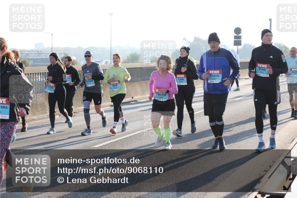 03.10.2025 - Köhlbrandbrückenlauf Lena Gebhardt http://msf.ph/oto/9068110 03.10.2025 09:24:09 Position 1 1, 1717, 1629, 2234, 1967, 2151 meine-sportfotos.de
