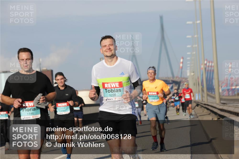 03.10.2025 - Köhlbrandbrückenlauf Jannik Wohlers http://msf.ph/oto/9068128 03.10.2025 09:47:38 Position 3 1146, 3790, 1226, 3495 meine-sportfotos.de