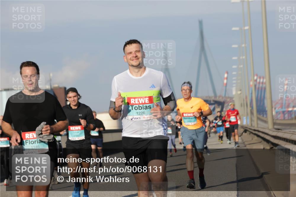 03.10.2025 - Köhlbrandbrückenlauf Jannik Wohlers http://msf.ph/oto/9068131 03.10.2025 09:47:38 Position 3 1146, 3790, 1226, 3495 meine-sportfotos.de
