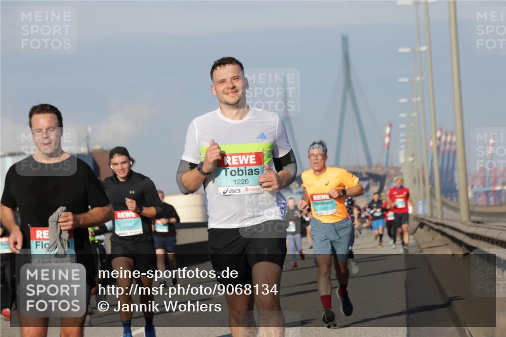 03.10.2025 - Köhlbrandbrückenlauf Jannik Wohlers http://msf.ph/oto/9068134 03.10.2025 09:47:38 Position 3 1146, 3790, 180, 1226 meine-sportfotos.de