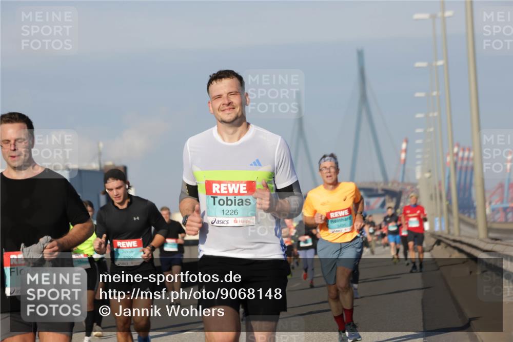 03.10.2025 - Köhlbrandbrückenlauf Jannik Wohlers http://msf.ph/oto/9068148 03.10.2025 09:47:38 Position 3 1146, 3790, 1226 meine-sportfotos.de