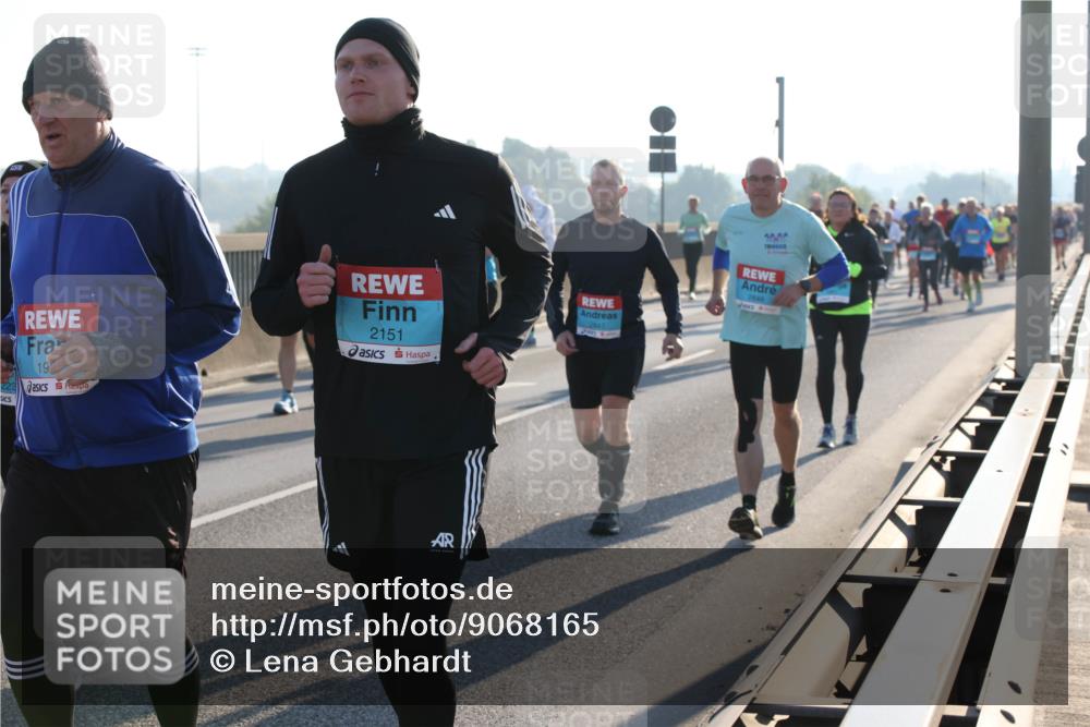 03.10.2025 - Köhlbrandbrückenlauf Lena Gebhardt http://msf.ph/oto/9068165 03.10.2025 09:24:11 Position 1 19, 2151 meine-sportfotos.de