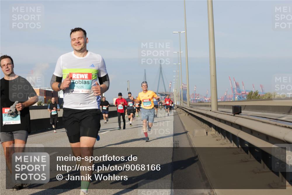 03.10.2025 - Köhlbrandbrückenlauf Jannik Wohlers http://msf.ph/oto/9068166 03.10.2025 09:47:39 Position 3 1146, 1226, 3495 meine-sportfotos.de