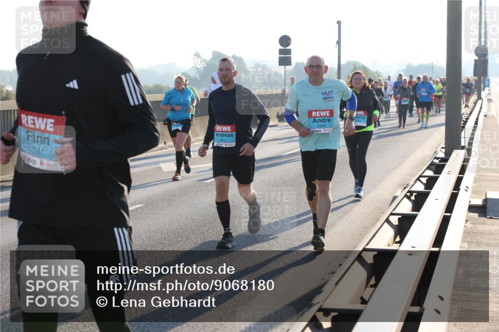 03.10.2025 - Köhlbrandbrückenlauf Lena Gebhardt http://msf.ph/oto/9068180 03.10.2025 09:24:12 Position 1 2151, 2847, 3020, 2848 meine-sportfotos.de