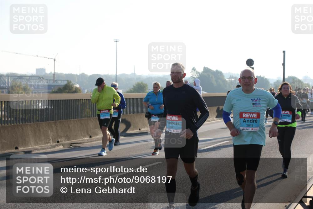 03.10.2025 - Köhlbrandbrückenlauf Lena Gebhardt http://msf.ph/oto/9068197 03.10.2025 09:24:12 Position 1 2825, 2847, 2848, 1991 meine-sportfotos.de