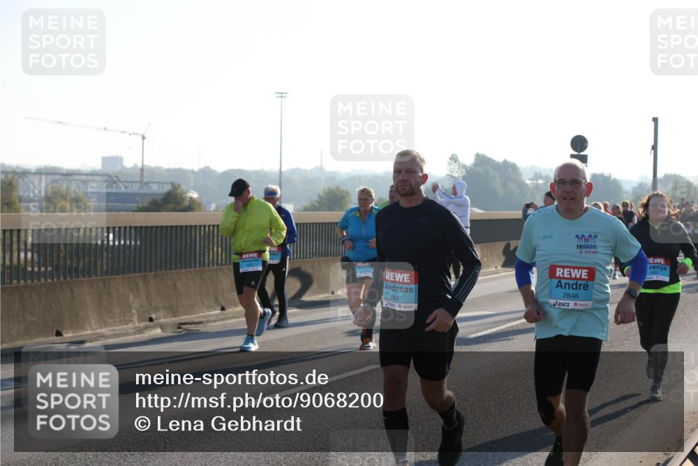 03.10.2025 - Köhlbrandbrückenlauf Lena Gebhardt http://msf.ph/oto/9068200 03.10.2025 09:24:12 Position 1 1991, 2847, 2848 meine-sportfotos.de