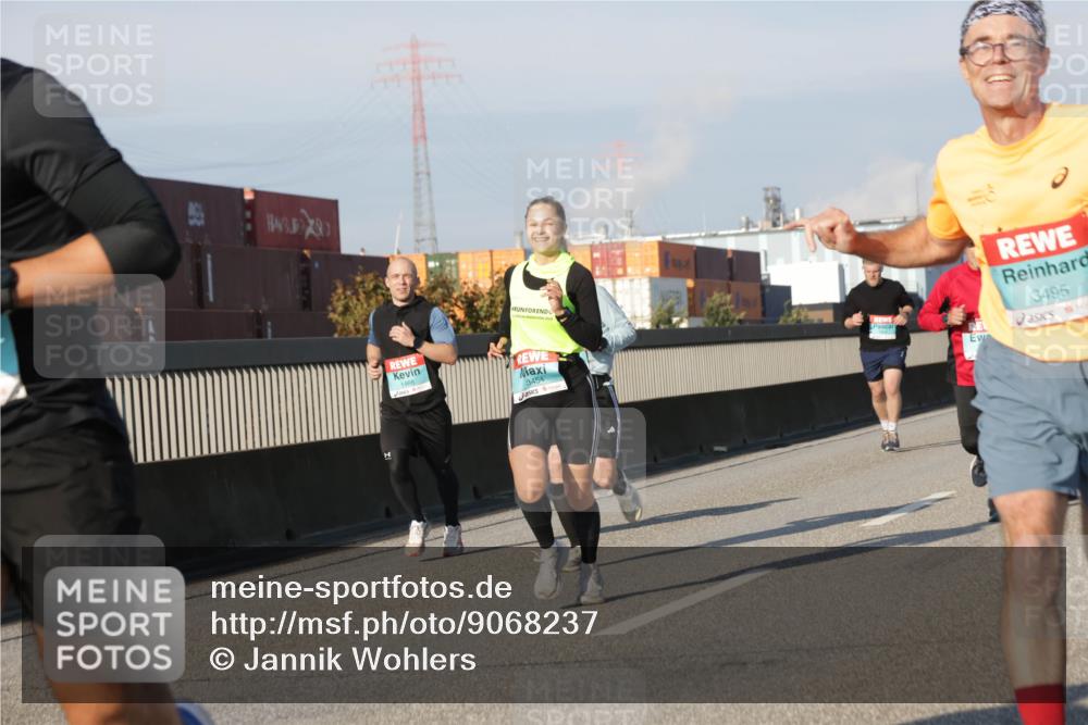 03.10.2025 - Köhlbrandbrückenlauf Jannik Wohlers http://msf.ph/oto/9068237 03.10.2025 09:47:42 Position 3 3454, 3495 meine-sportfotos.de