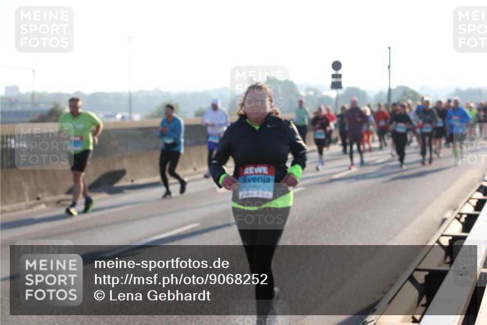 03.10.2025 - Köhlbrandbrückenlauf Lena Gebhardt http://msf.ph/oto/9068252 03.10.2025 09:24:15 Position 1 1991 meine-sportfotos.de