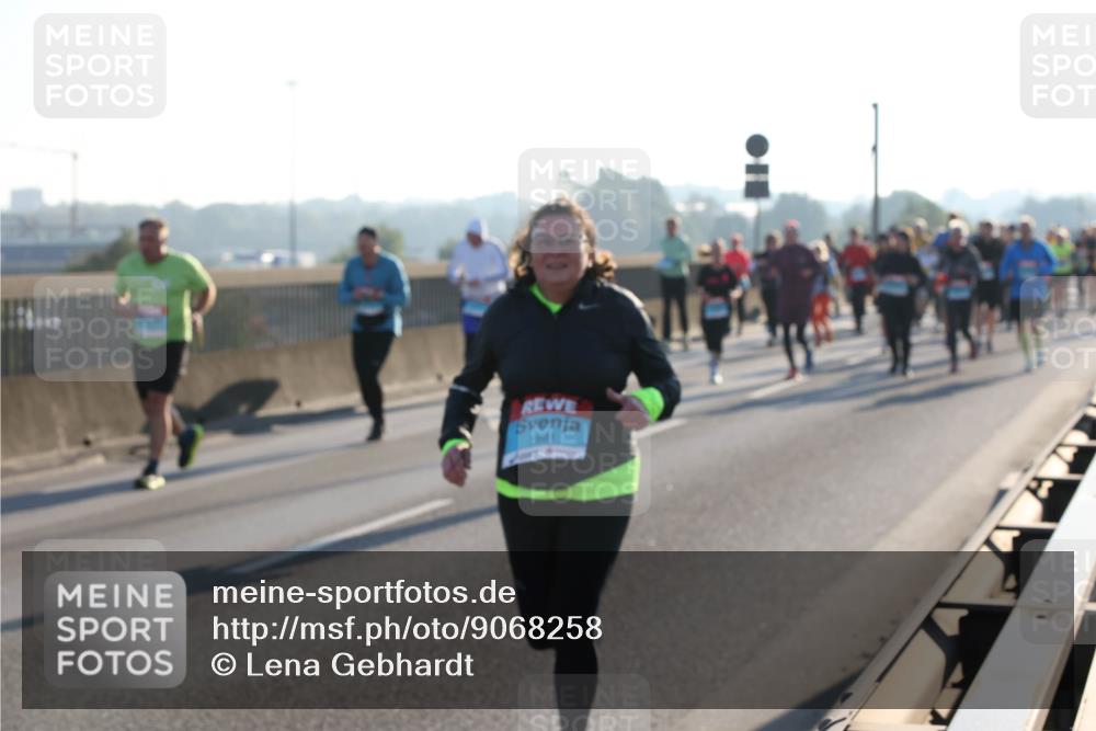 03.10.2025 - Köhlbrandbrückenlauf Lena Gebhardt http://msf.ph/oto/9068258 03.10.2025 09:24:15 Position 1 1991 meine-sportfotos.de